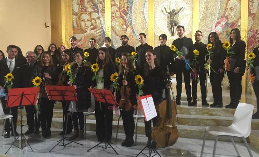 L'orchestra presente nella festa di compleanno per ricordare Gabriella Cipriani