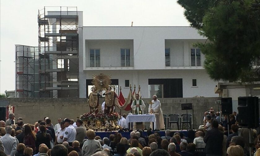 I Santi Medici in processione